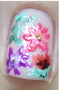 彩绘美甲简单花朵教程