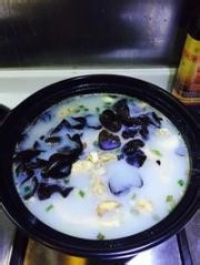 如何做出美味的个人河蚌火腿豆腐煲