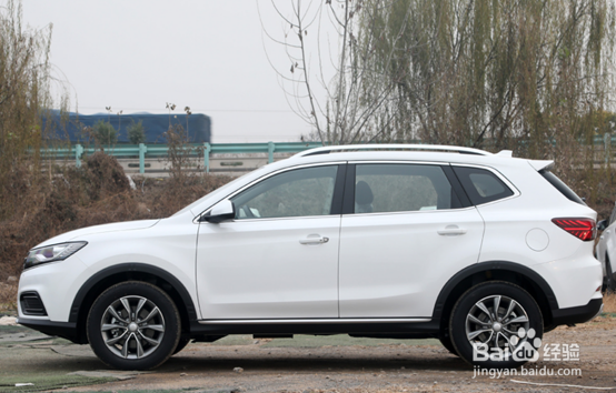 如何更换荣威RX5汽车轮胎