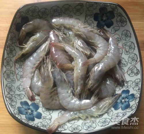 香炸凤尾虾的做法