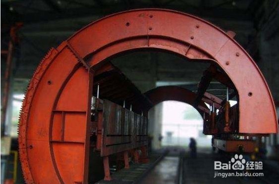 C型翻车机工作原理及相关问题解决方案