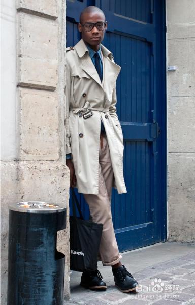 总是穿不好风衣？试试最简单的方法