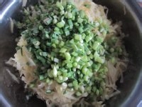 怎么做香煎蒜苔土豆饼