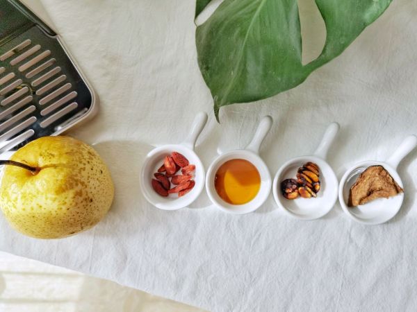 罗汉果雪梨蜂蜜茶