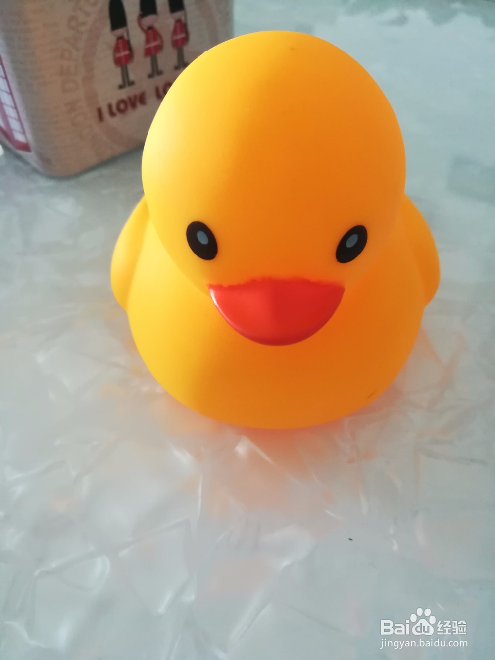 给两个月的宝宝准备什么样的玩具?