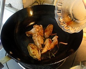 妈妈在家做的豉油鸡翼