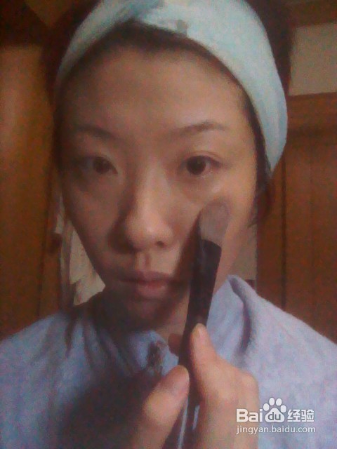 怎样用底妆打造立体脸型