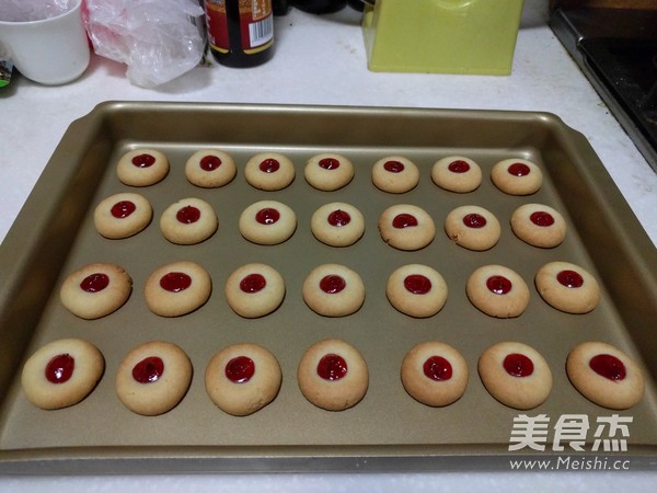 【草莓酱饼干】