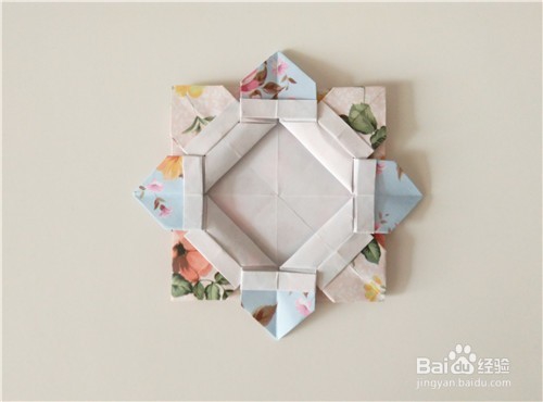 折纸----制作一个花朵相框
