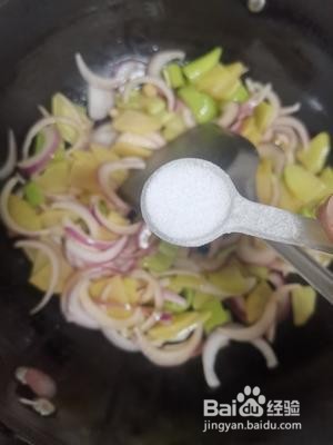 怎么做家常洋葱炒土豆片