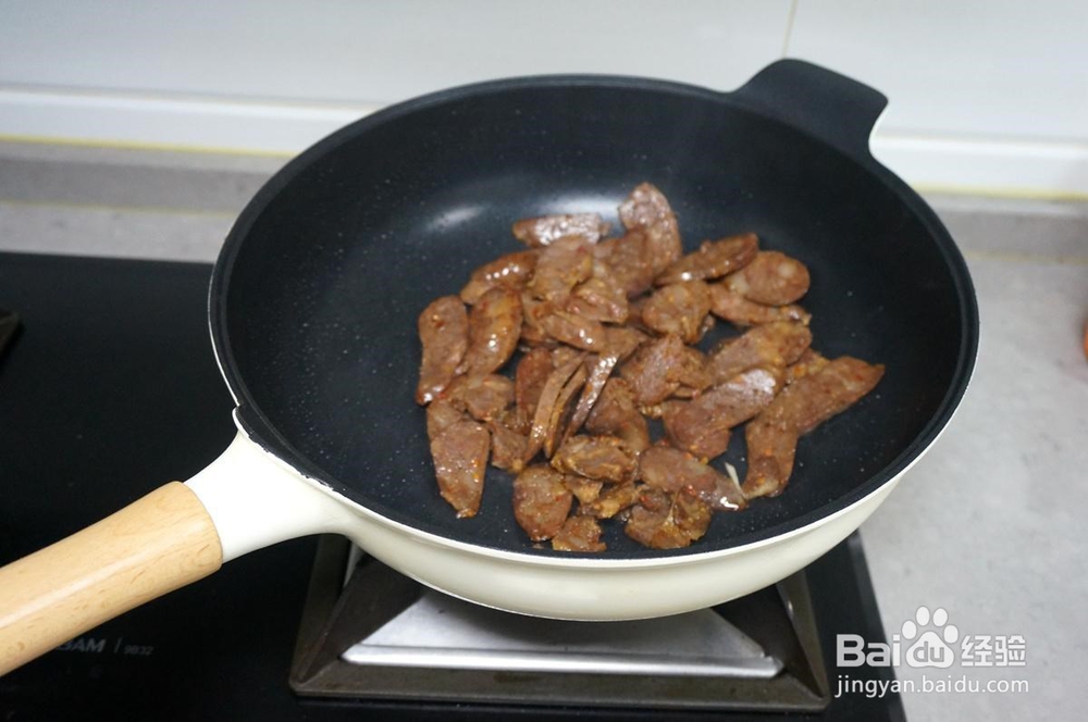 辣椒炒腊肠——醇厚浓郁越嚼越香