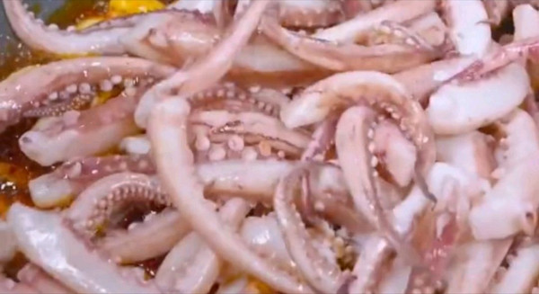 香辣鱿鱼须简单