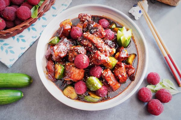 黄瓜杨梅糖醋排骨