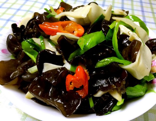 杏鲍菇炒黑木耳