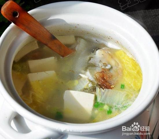 白菜炖鱼头的制作方法