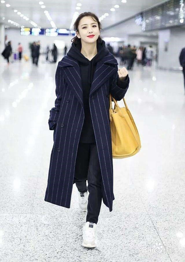 春季卫衣怎么搭配好看