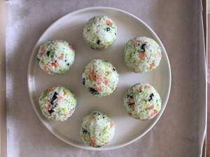 西兰花芝士饭团的做法