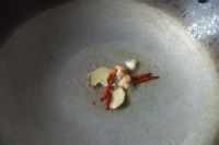 蚕豆炒脆骨肉-蚕豆掌中宝的做法