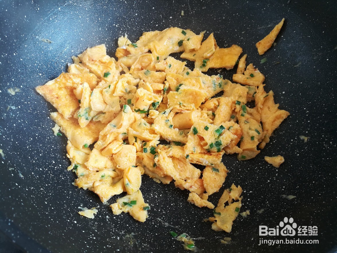 如何制作虾仁炒蛋？