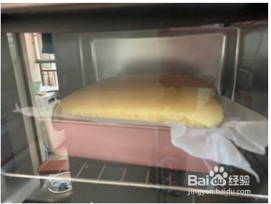 美味的原味蛋糕卷