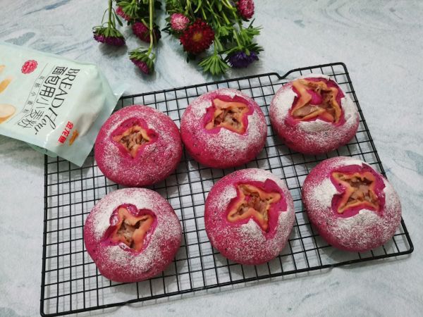 火龙果芝士培根包