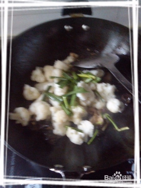 如何做“菜花黑木耳炒肉片”这道菜