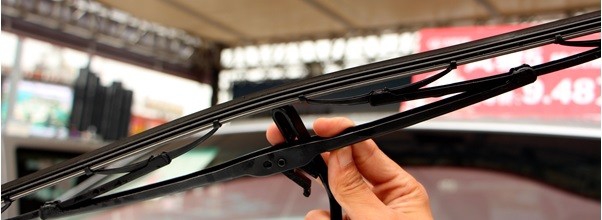 有骨雨刷怎么拆