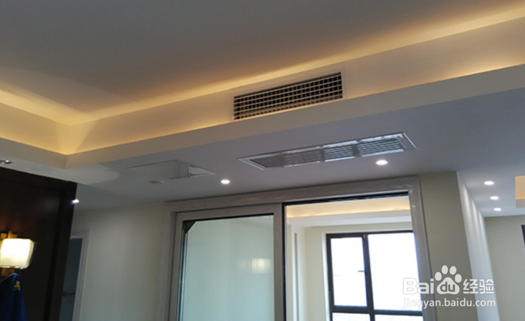 坐在中央空调底下太热了怎么办