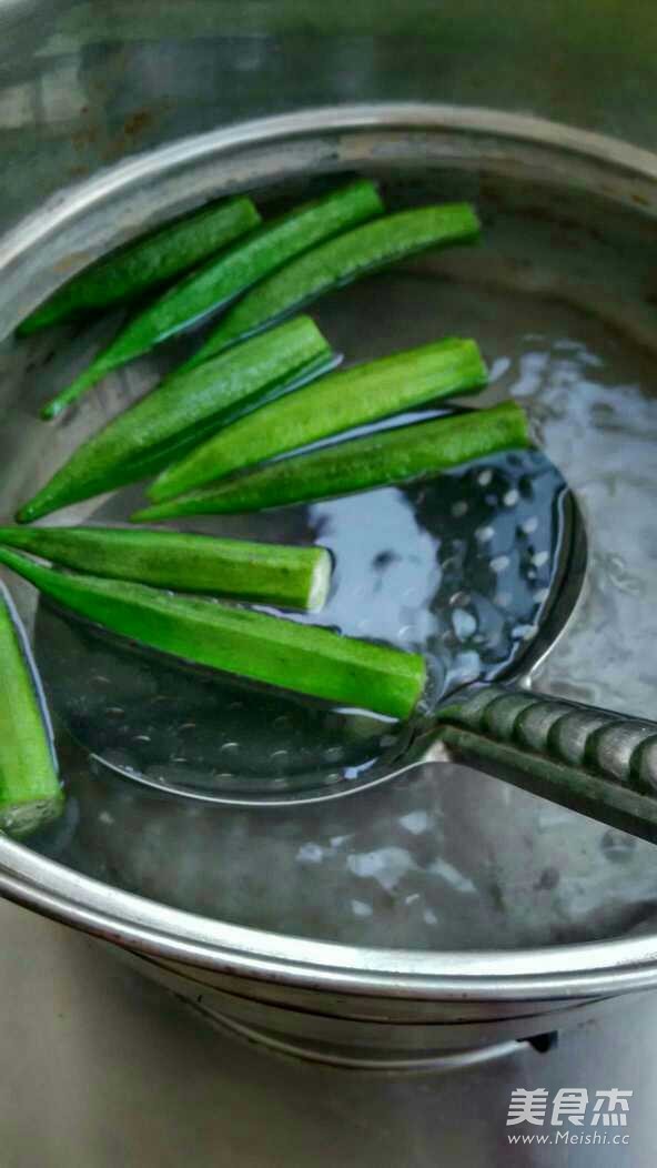 蒜蓉粉丝蒸秋葵