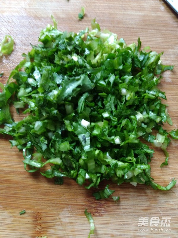 虾皮苦苣饼的做法