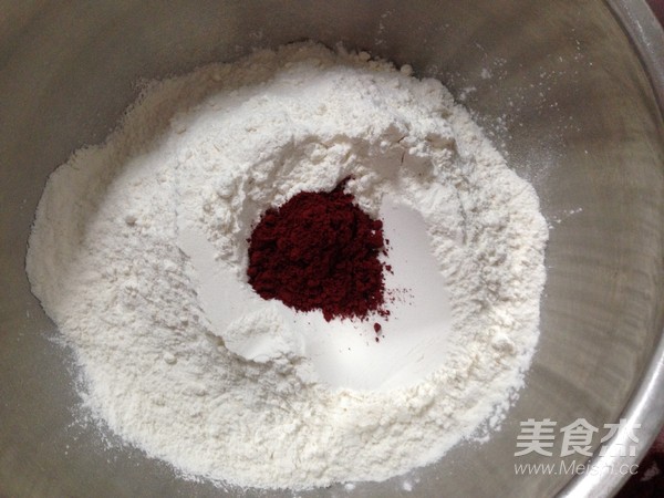 “中国红”蒸面包