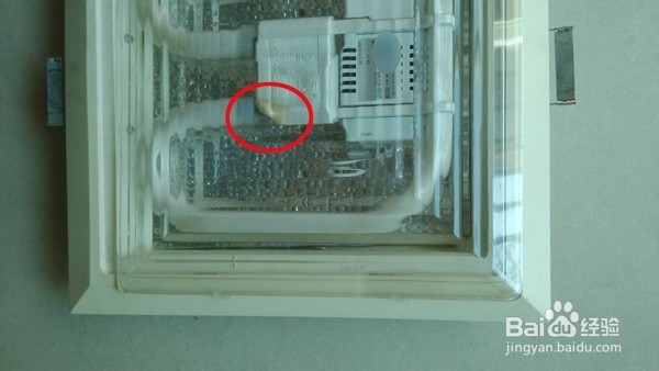 怎样更换坏的厕所吸顶灯(家电维修技窍)