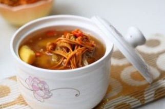 虫草炖老鸭的做法