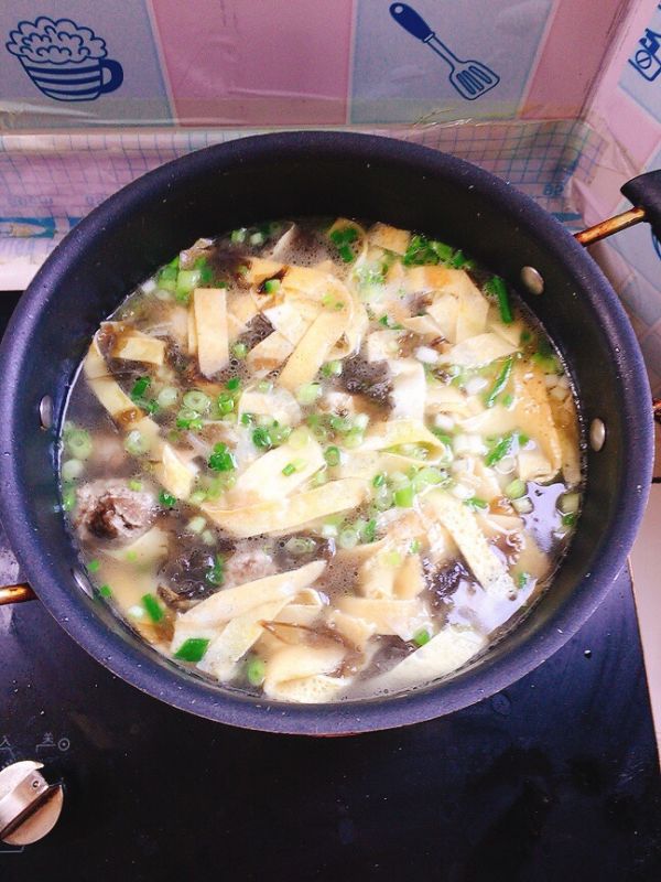 紫菜蛋皮肉丸汤