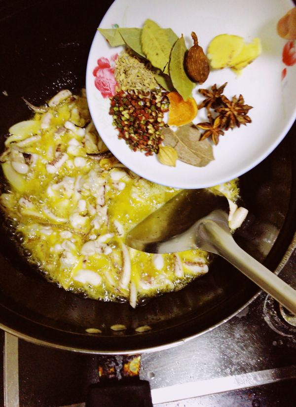 鱿鱼须里找辣椒