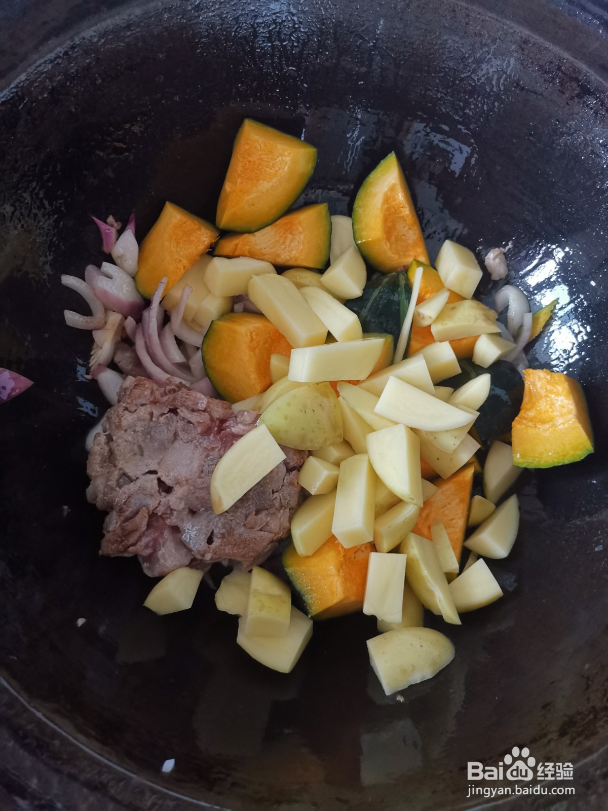 牛腩炖倭瓜土豆