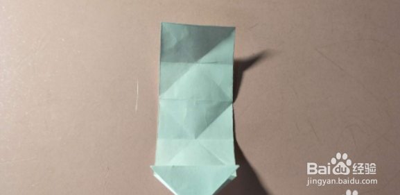 怎么用彩纸折出小花形状