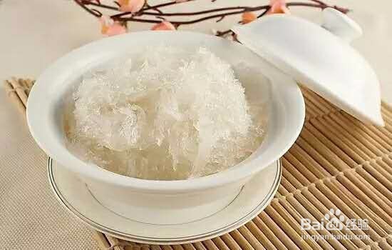 女人要想皱纹少，这些食物不可少