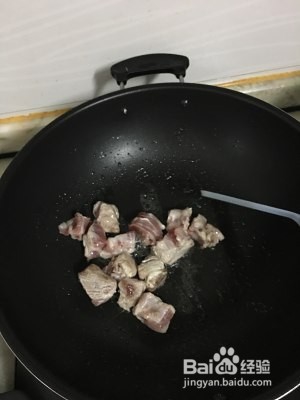 食补佳品排骨黄豆苦瓜的做法