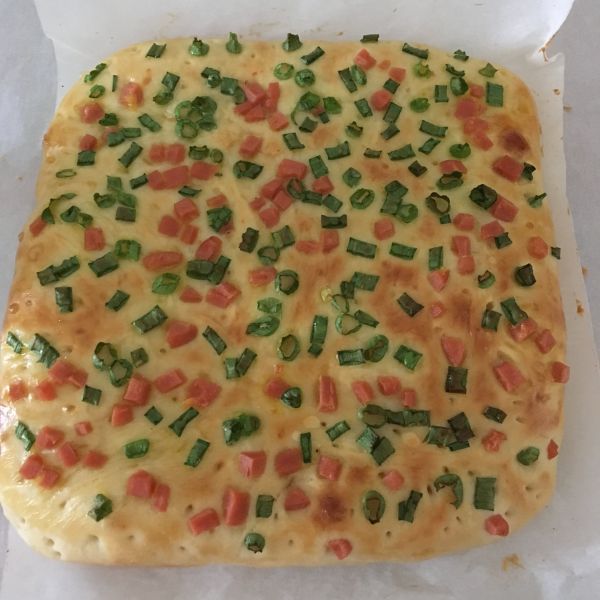 葱香肉松面包卷