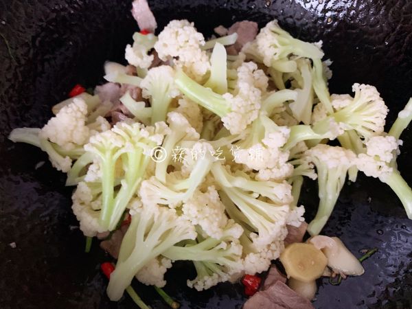 干锅花菜炒五花肉