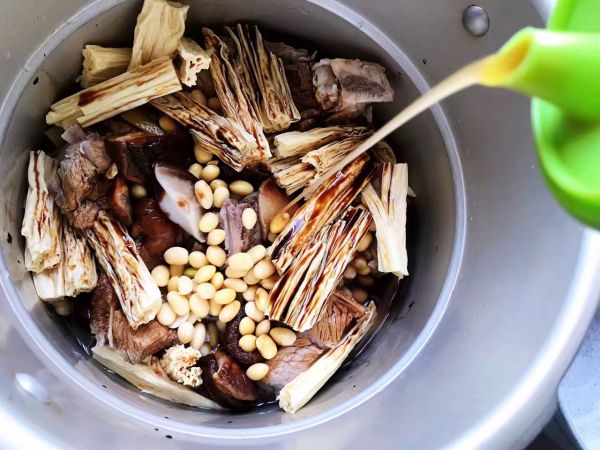 香菇黄豆腐竹烧排骨