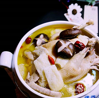 一看就流口水的香菇竹荪老鸡汤