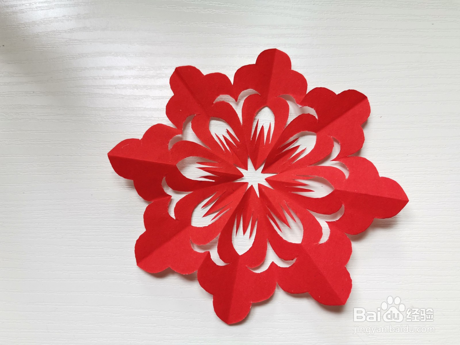 好看的八瓣窗花怎么剪?