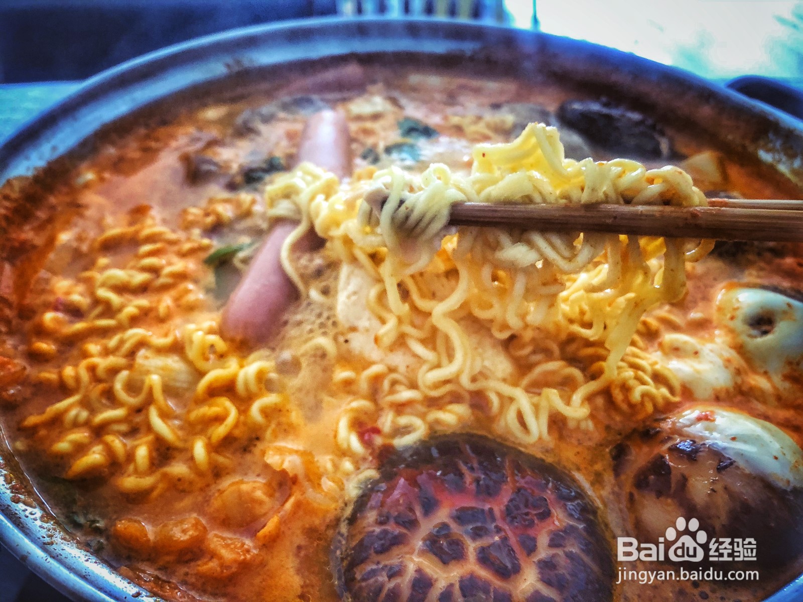 如何在家做出一锅美味的部队火锅?