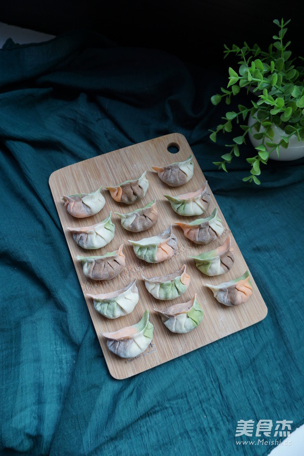 多彩鲜肉饺的做法