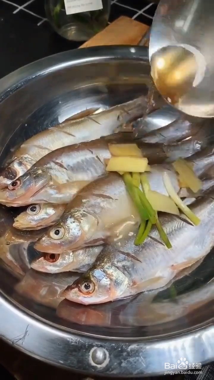 如何在家弄好吃美味的红烧小鲳鱼