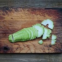 美味的腊味爆炒佛手瓜