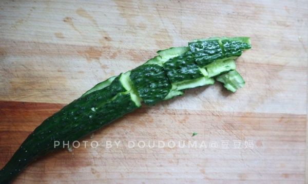 荆芥洋葱拌黄瓜