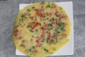 鸡蛋培根煎饼的家常做法